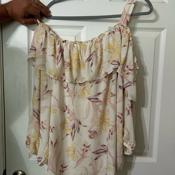 Cooper & Ella beautiful one shoulder floral blouse Size 2x - Picture 2 of 10